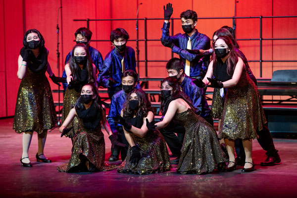 Downbeat Holiday Performance