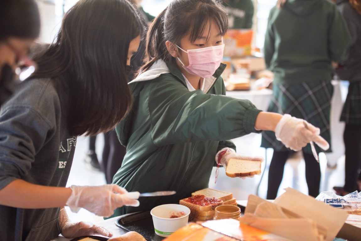 Grade 6 Holiday Service Project