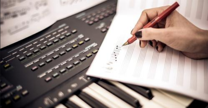 Student Wins Electronic Music Competition