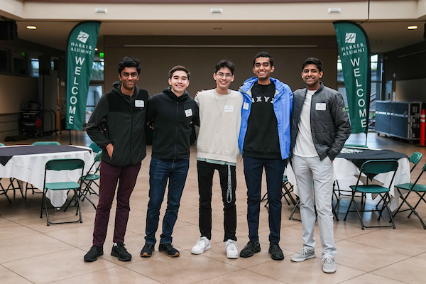 Alumni Head Home for the Holidays