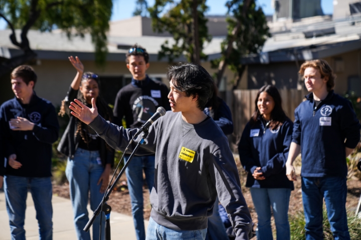 Danny Wu '23 Performs with Yale Spizzwinks